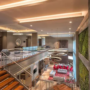 Hilton Garden Airport בוגוטה