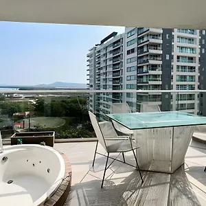 2 Jacuzzi Y Vista Mar. Frente A Playa , Cartagena Colombia